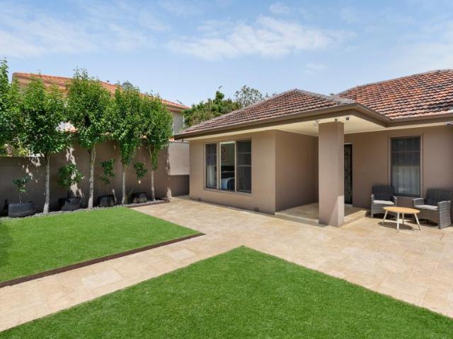 3 Bedroom House Brighton VIC 101672424