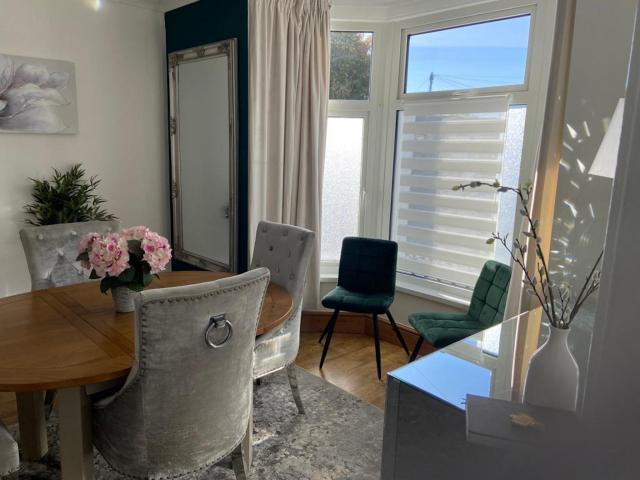 3 Bedroom House Bridgend Bridgend 67939654