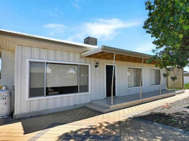 3 Bedroom House Broken Hill, 103155345