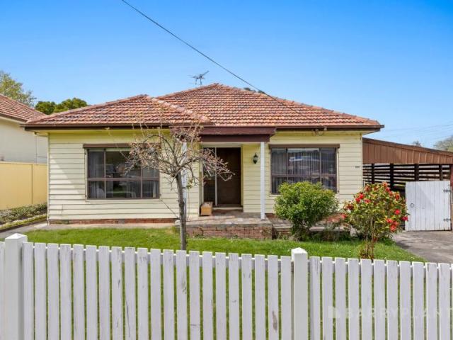3 Bedroom House Brown Hill VIC 106146917