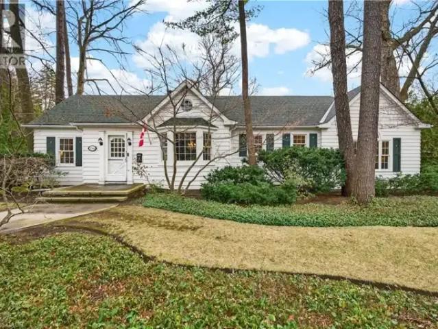 3 Bedroom House Burlington ON 104753993