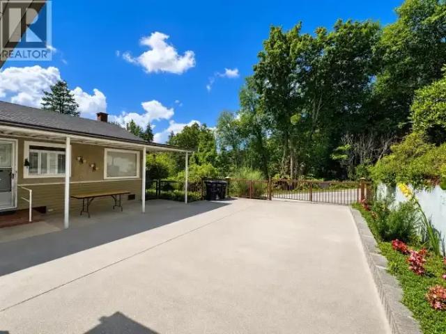 3 Bedroom House Burnaby BC 105581127