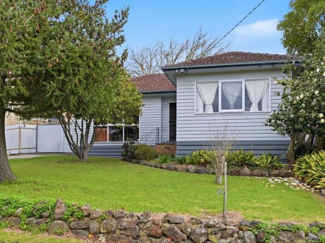 3 Bedroom House Burwood East VIC LS103403473