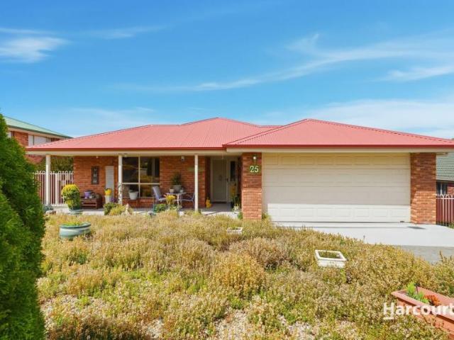 3 Bedroom House Geilston Bay TAS 106074933