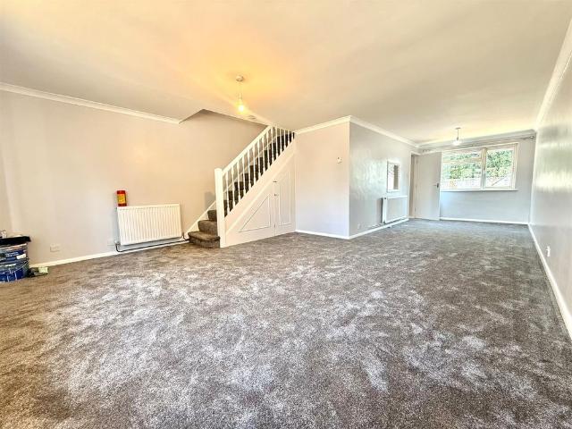 3 bedroom house end terrace
