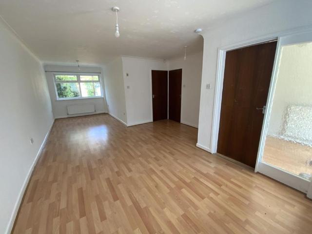 3 bedroom house end terrace to rent
