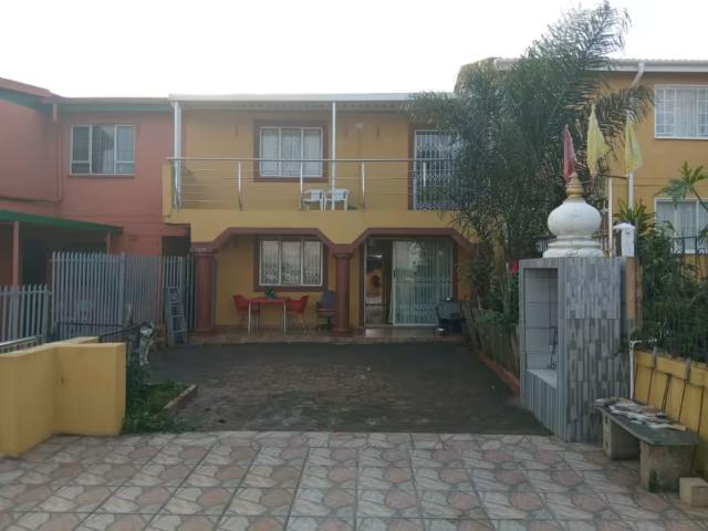 3 Bedroom House Eastbury Eastbury 105867967