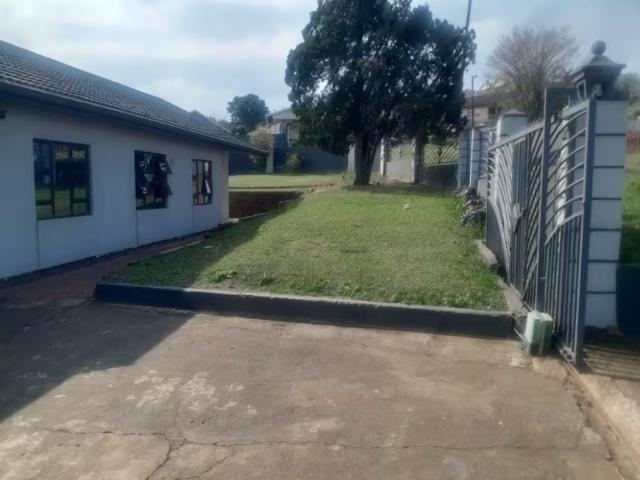 3 Bedroom House Eastwood Eastwood 105865782