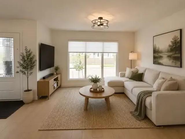 3 Bedroom House Edmonton AB 104000077
