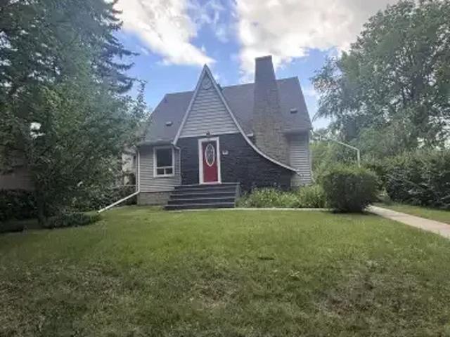 3 Bedroom House Edmonton AB 104067077
