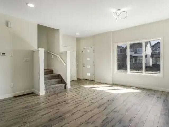 3 Bedroom House Edmonton AB 104179470