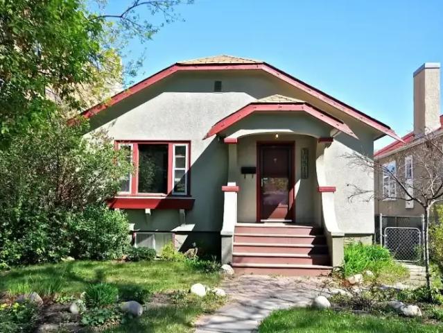 3 Bedroom House Edmonton AB 104362498