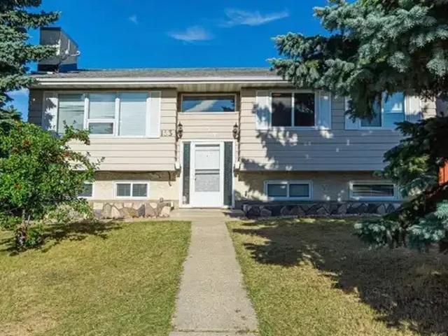 3 Bedroom House Edmonton AB 104362653