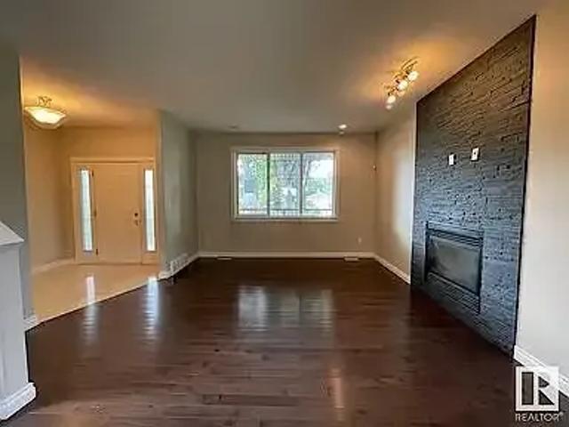 3 Bedroom House Edmonton AB 104401114