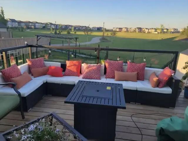 3 Bedroom House Edmonton AB 104563376