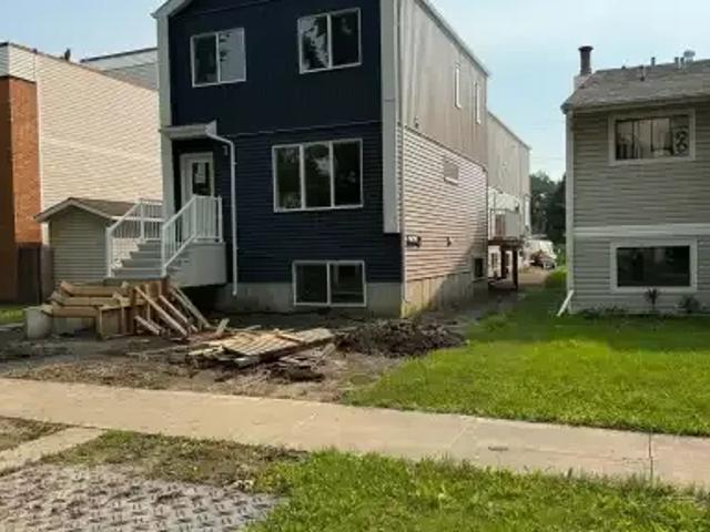 3 Bedroom House Edmonton AB 104563548