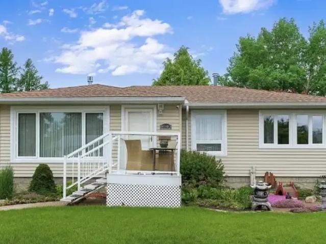 3 Bedroom House Edmonton AB 104681764