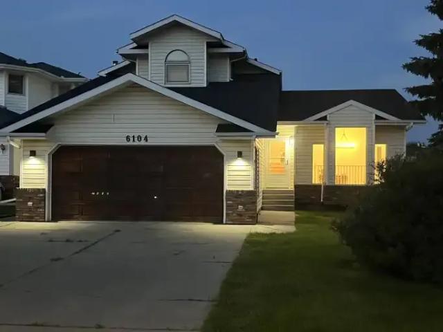 3 Bedroom House Edmonton AB 104876710