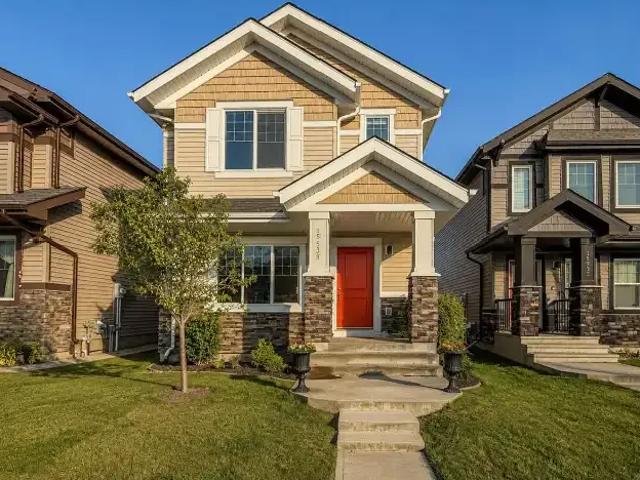 3 Bedroom House Edmonton AB 104876837