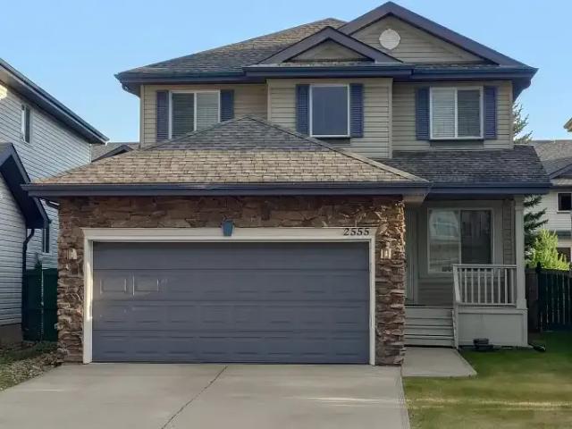 3 Bedroom House Edmonton AB 104895027