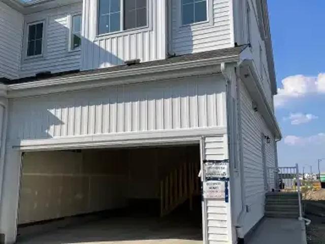 3 Bedroom House Edmonton AB 104957266