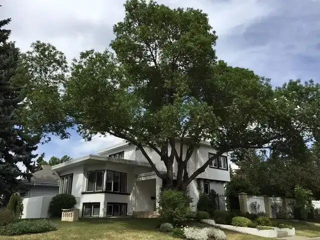 3 Bedroom House Edmonton AB 104957331