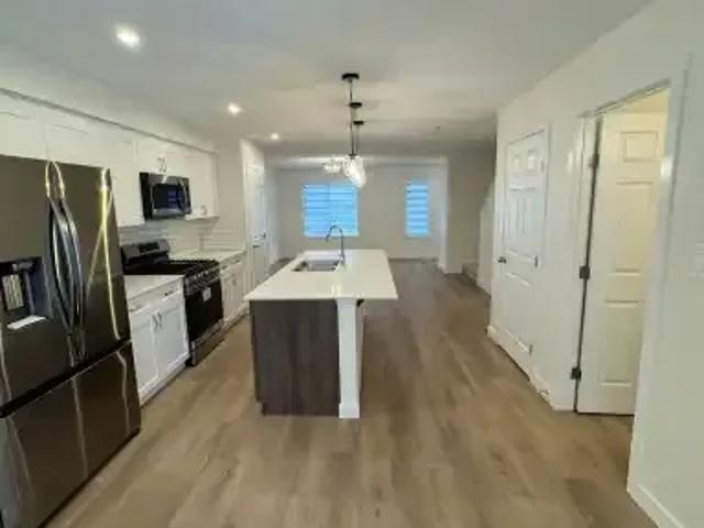 3 Bedroom House Edmonton AB 104972592
