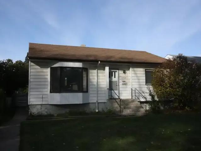 3 Bedroom House Edmonton AB 104985314