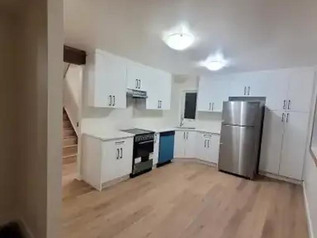 3 Bedroom House Edmonton AB 104985516