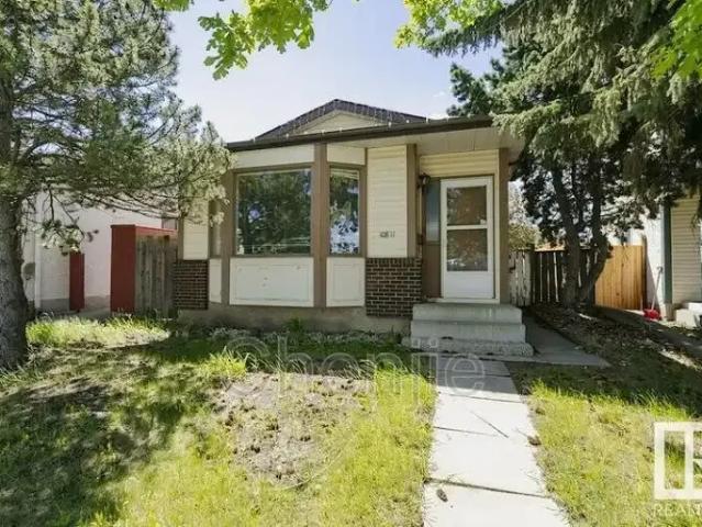 3 Bedroom House Edmonton AB 104986129