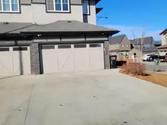 3 Bedroom House Edmonton AB 105150947