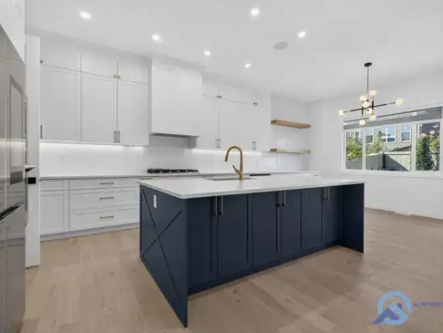 3 Bedroom House Edmonton AB 105167320