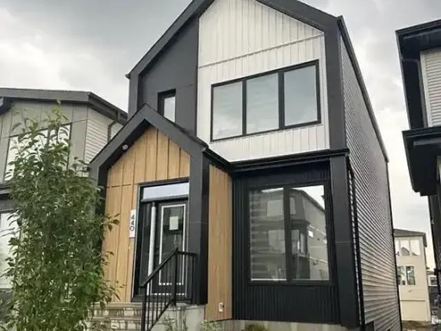3 Bedroom House Edmonton AB 105185986