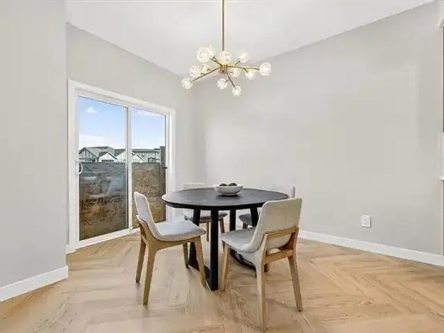 3 Bedroom House Edmonton AB 105198561