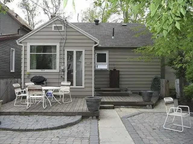 3 Bedroom House Edmonton AB 105226610
