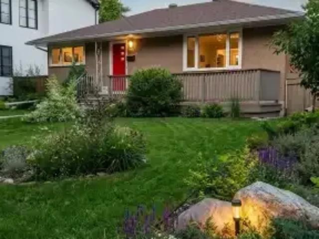 3 Bedroom House Edmonton AB 105281682