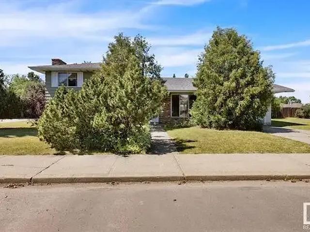 3 Bedroom House Edmonton AB 105282050