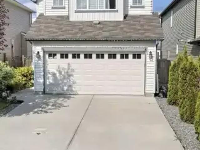 3 Bedroom House Edmonton AB 105543396