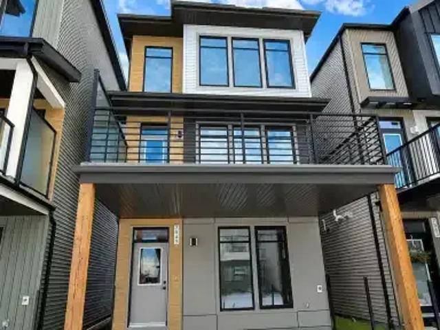 3 Bedroom House Edmonton AB 105554474