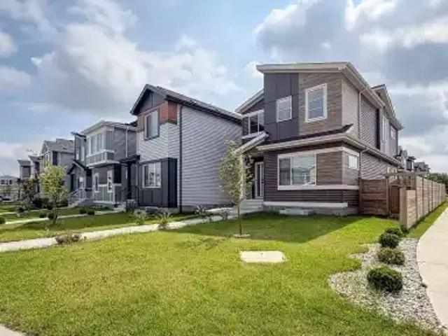 3 Bedroom House Edmonton AB 105565600