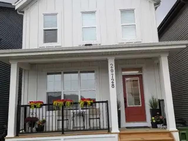 3 Bedroom House Edmonton AB 105601591