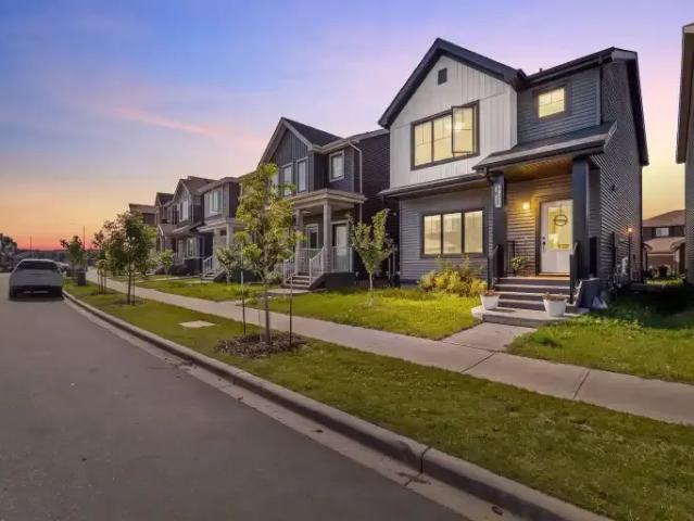 3 Bedroom House Edmonton AB 105601930