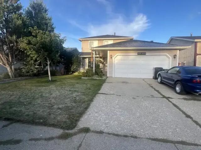 3 Bedroom House Edmonton AB 105643222