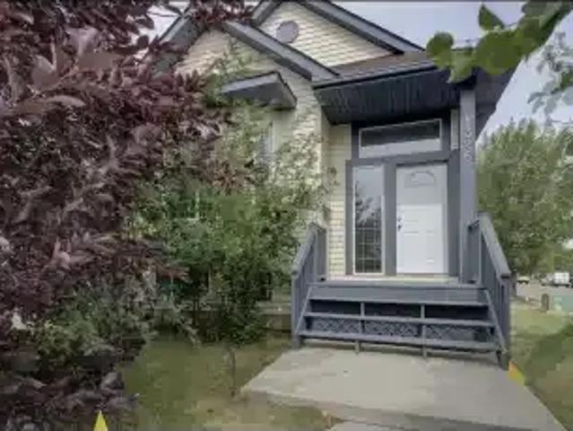 3 Bedroom House Edmonton AB 105654100