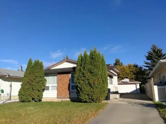 3 Bedroom House Edmonton AB 106095948