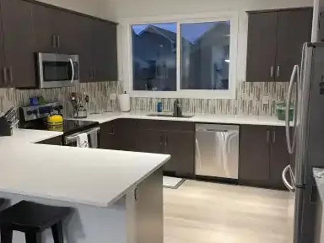 3 Bedroom House Edmonton AB 106118194