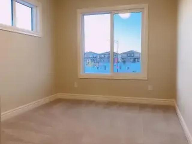 3 Bedroom House Edmonton AB 102052380