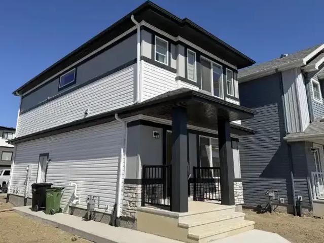 3 Bedroom House Edmonton AB 102113819
