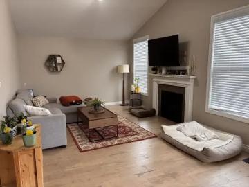 3 Bedroom House Edmonton AB 103367937