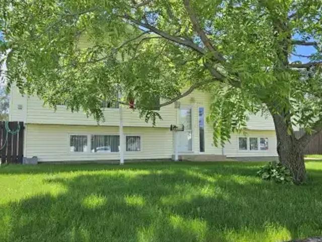 3 Bedroom House Edmonton AB 103695130
